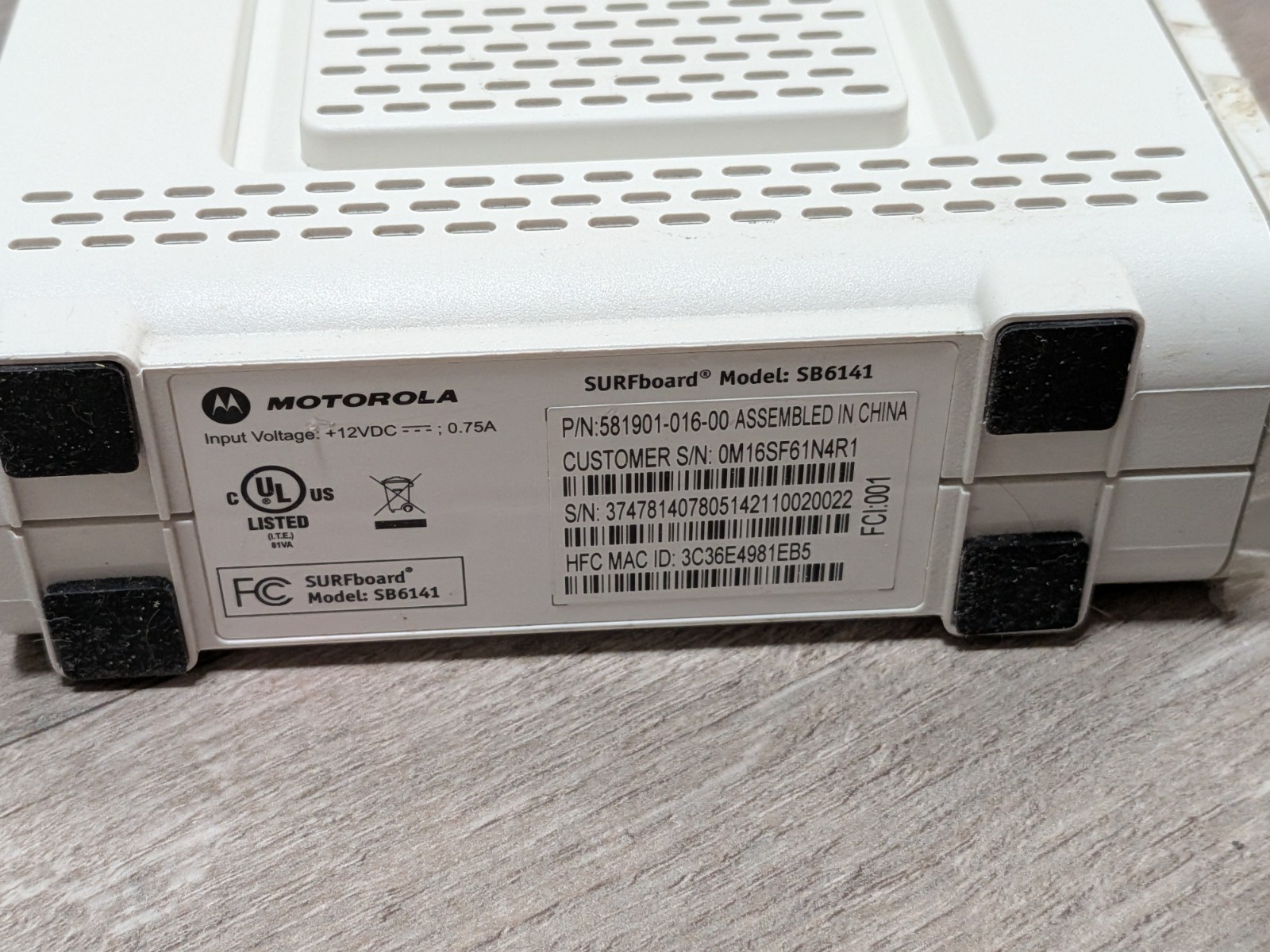 Motorola SURFboard SB6141 DOCSIS 3.0 Cable Modem 343 Mbps IPv6 White