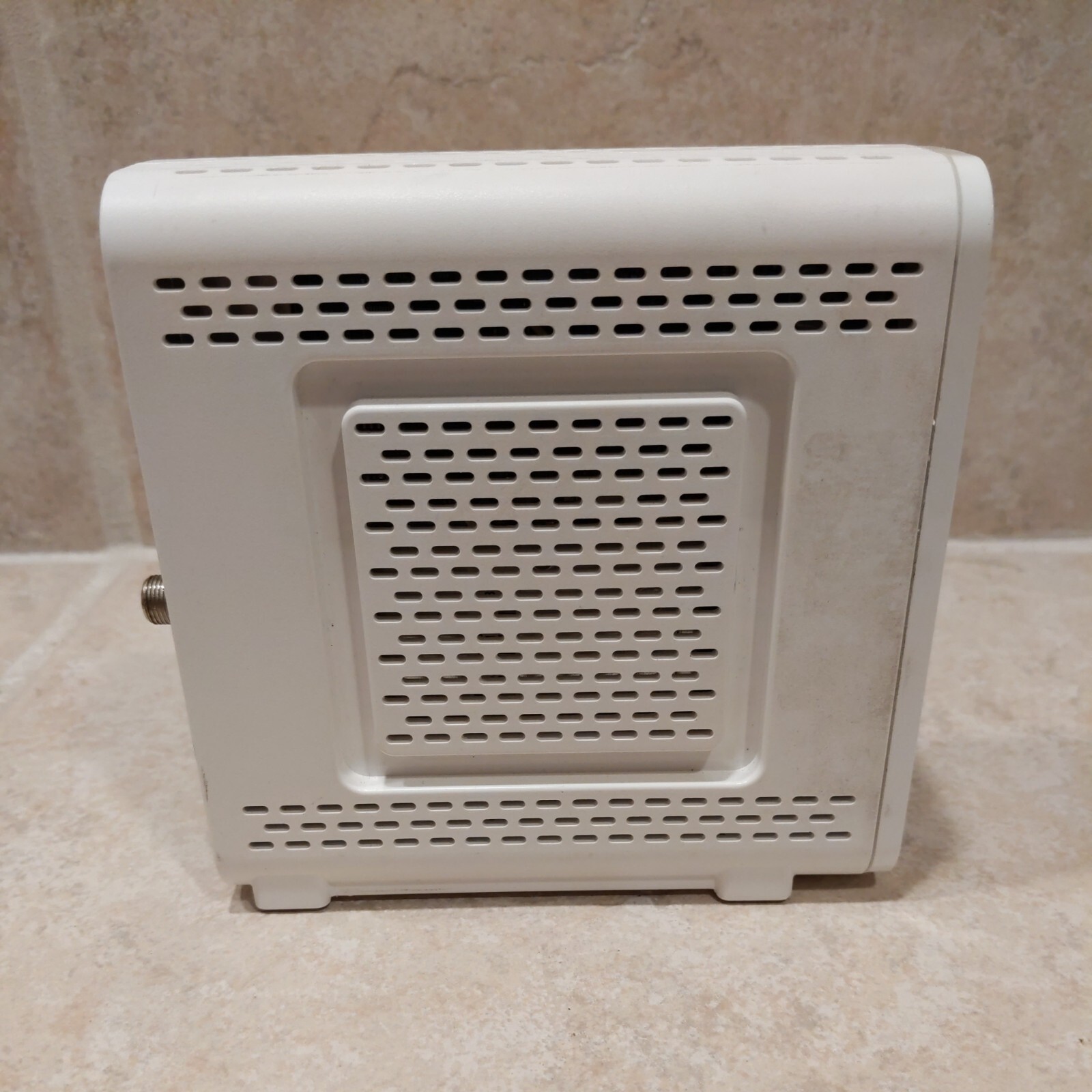 ARRIS SURFboard SB6141 8×4 DOCSIS 3.0 Cable Modem White