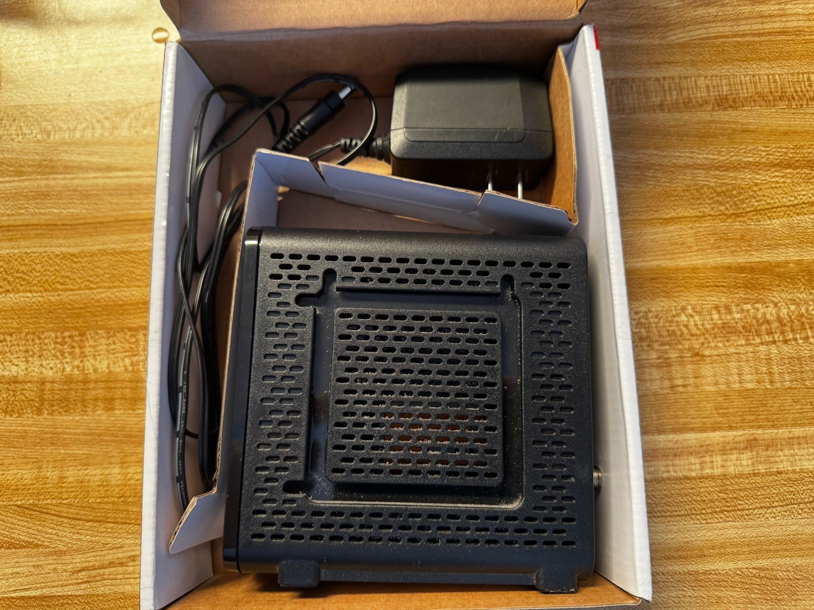 Arris Touchstone CM8200A DOCSIS 3.1 Ultra Fast Cable Modem 32X8 Gigabit Black
