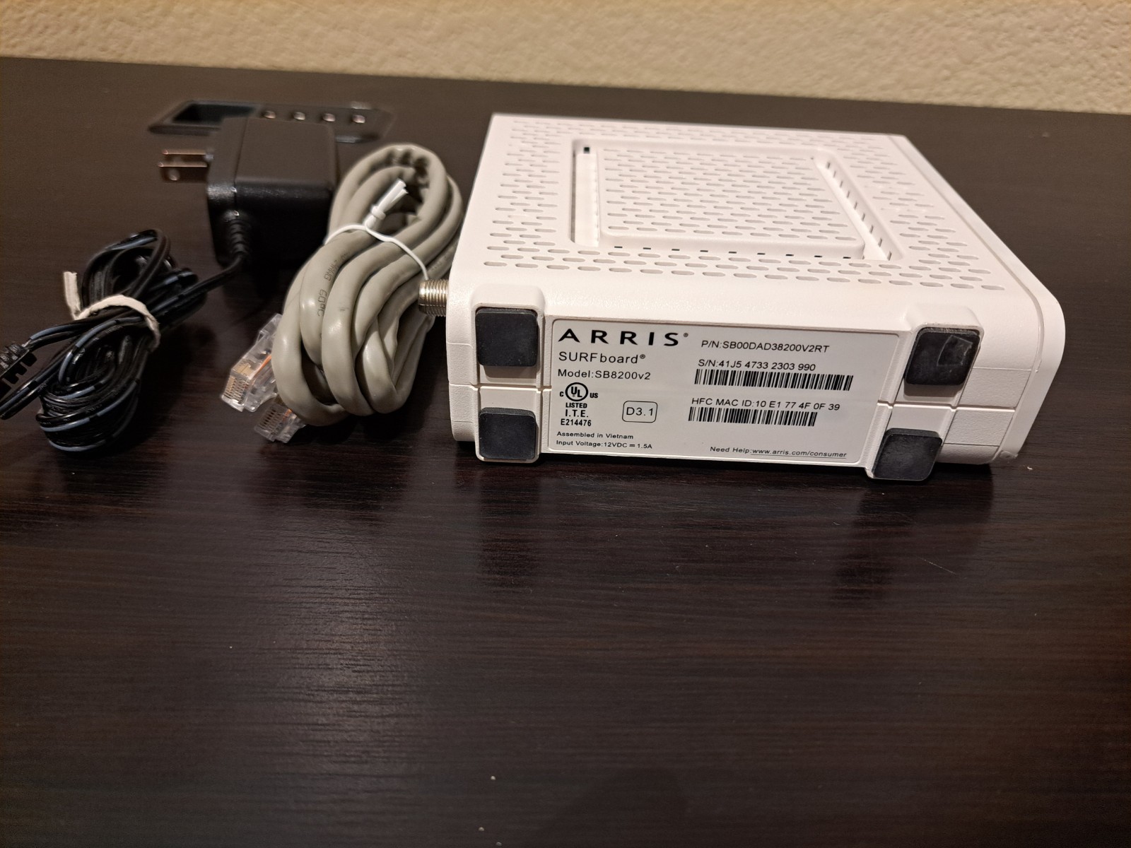 ARRIS SURFboard SB8200 V2 DOCSIS 3.1 Cable Modem Gigabit 2 Ports Ethernet+Power