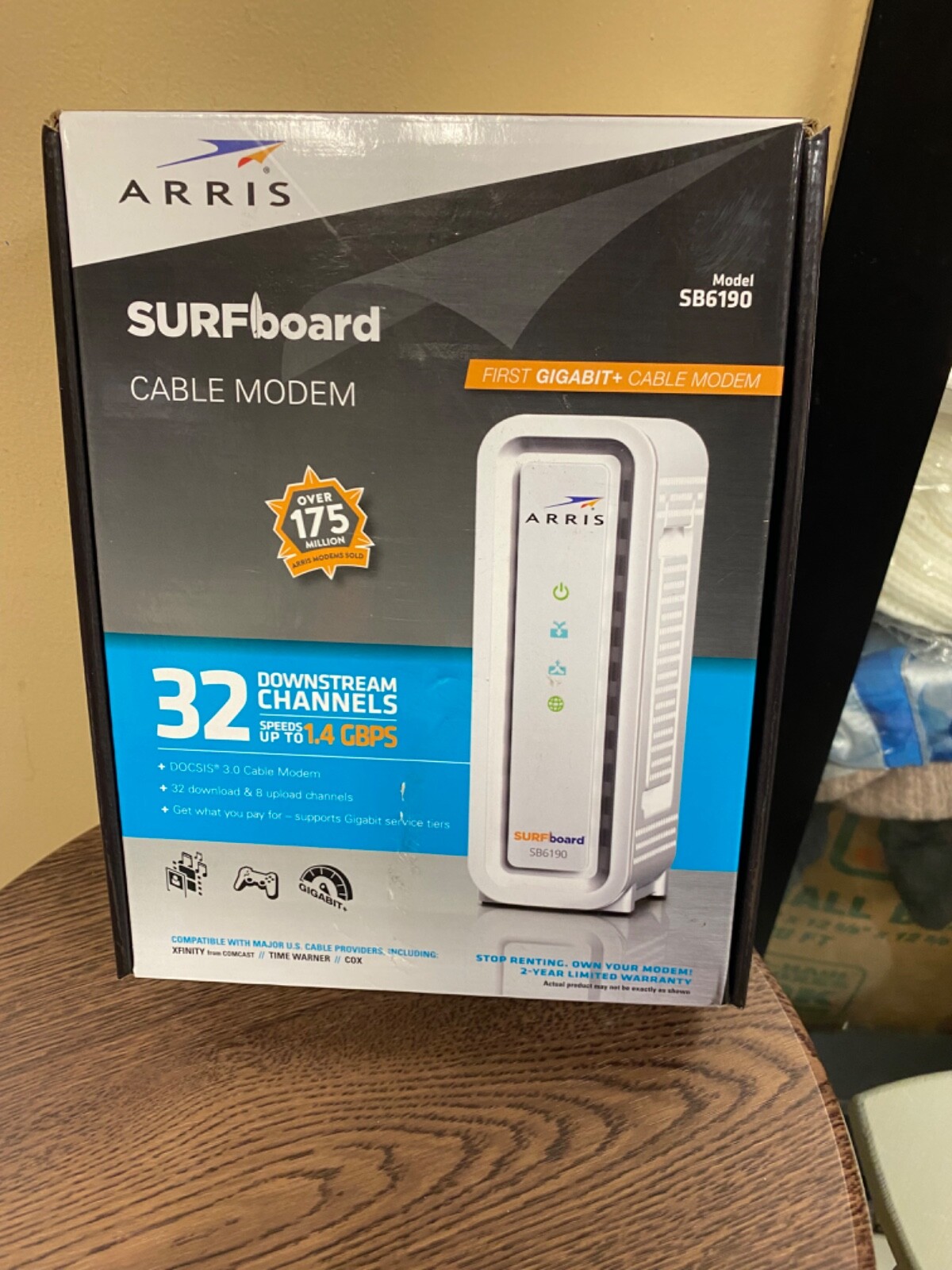 ELECTRONICS: NEW ARRIS SURFBOARD CABLE MODEM. MODEL 5B6190
