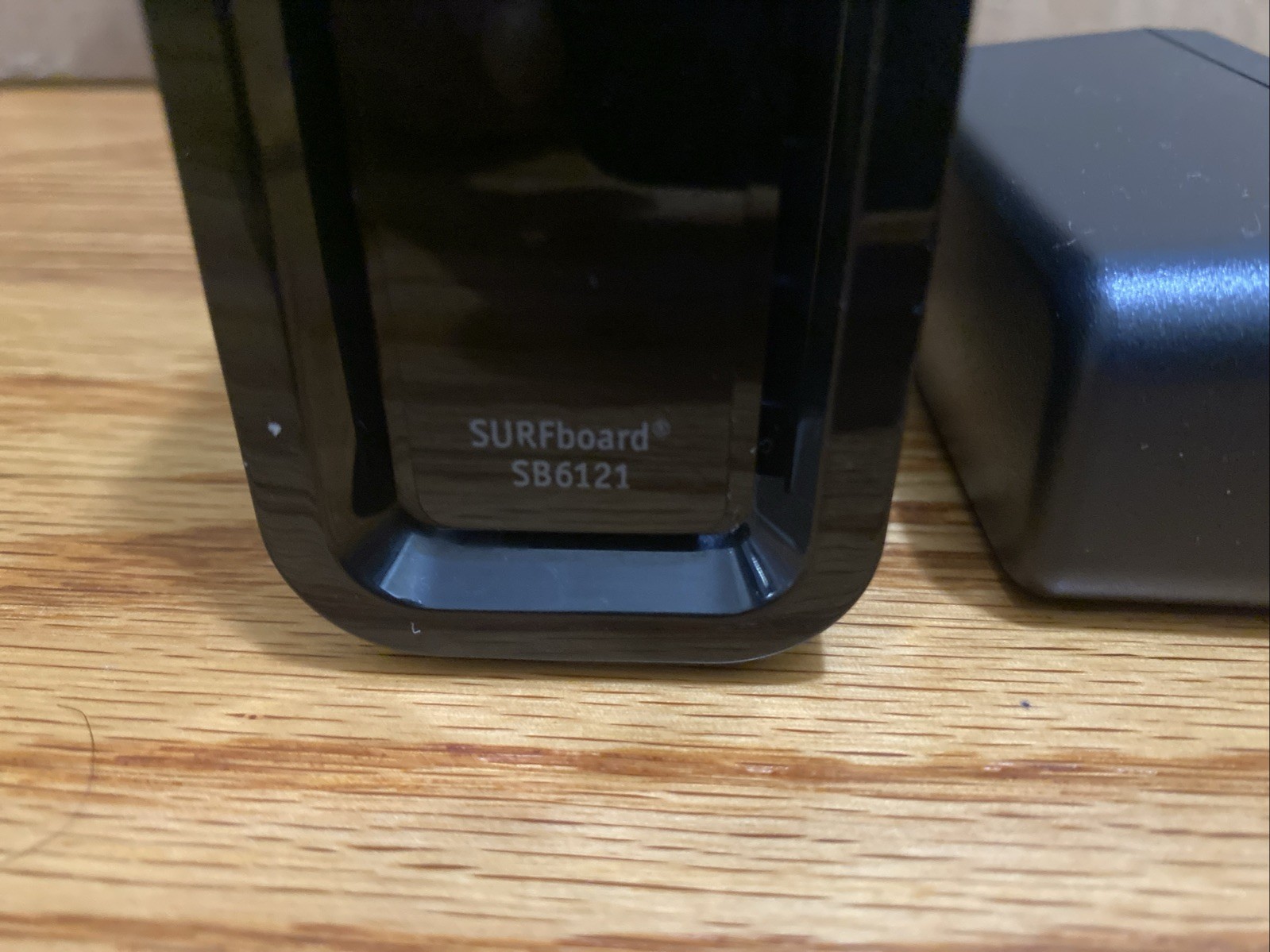 Motorola Arris SURFboard SB6121 DOCSIS 3.0 Cable Modem – Black with A/C Adapter