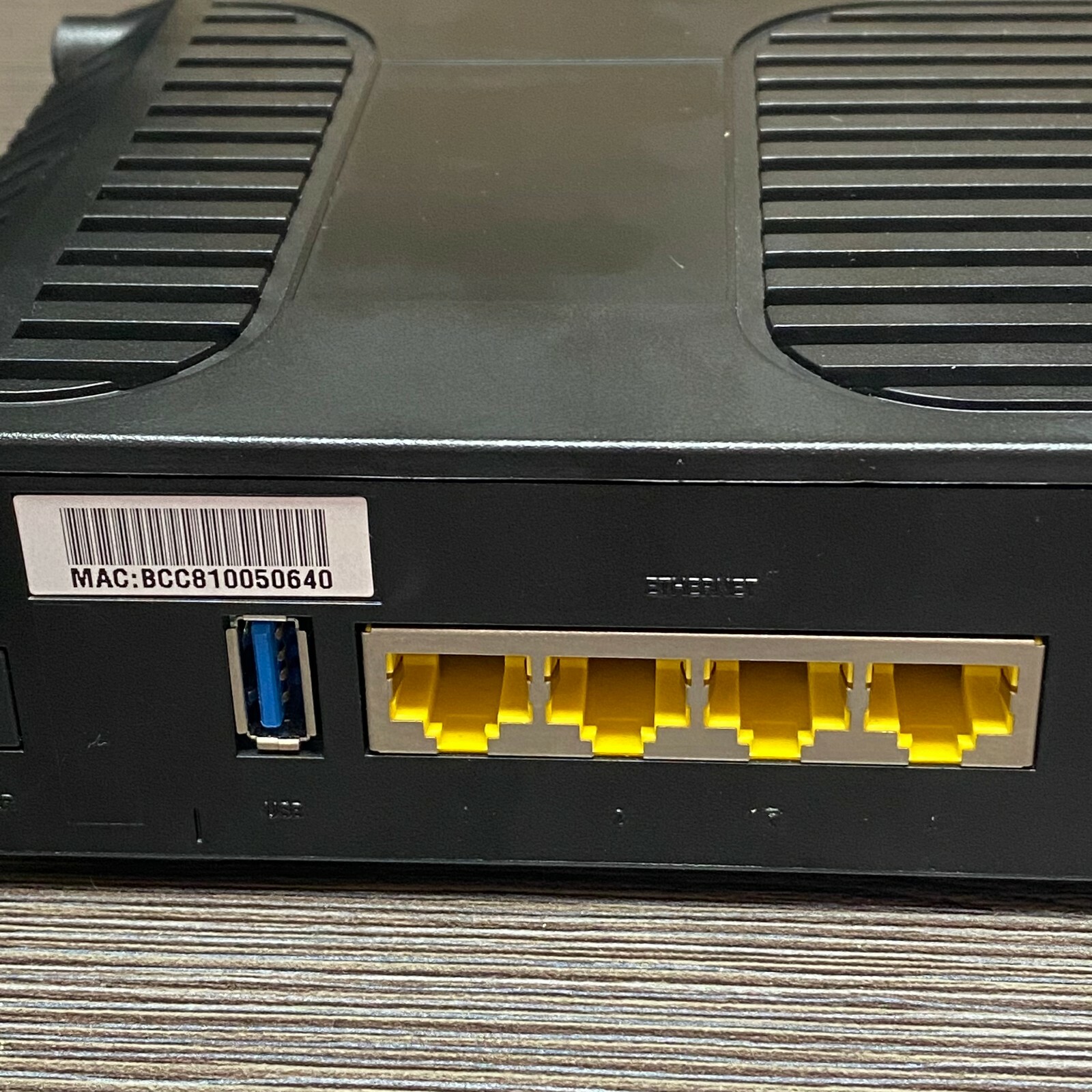 Cisco DPC3825 4 Port DOCSIS 3.0 Gateway Wireless Router Power Supply Included