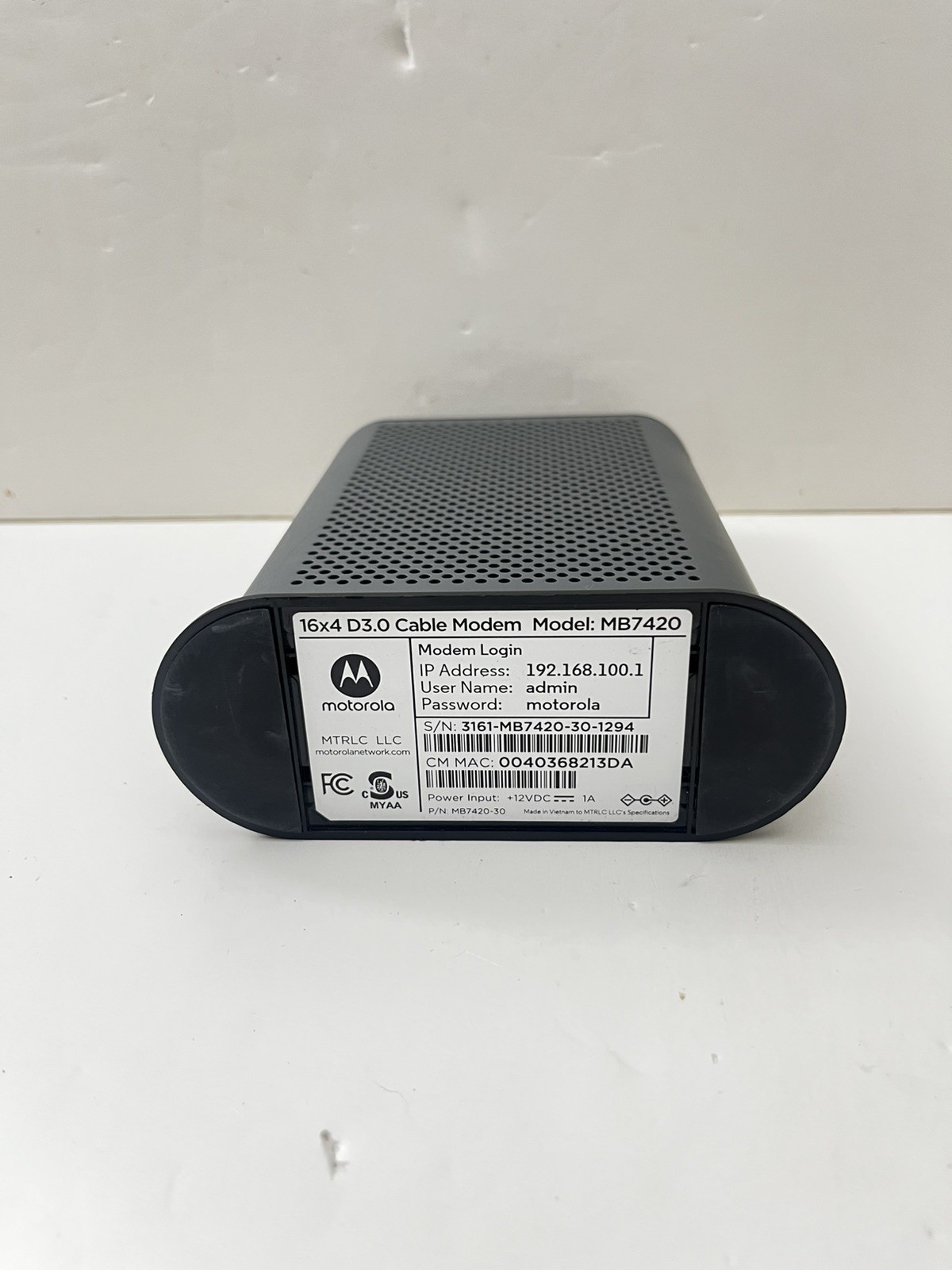 MOTOROLA 16×4 Cable Modem MB7420 / 686 Mbps DOCSIS 3.0 – With No Power Cables