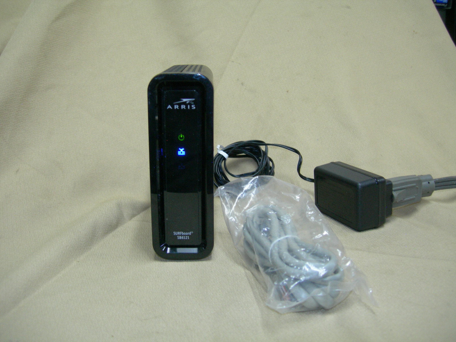 Arris Motorola surfboard SB6121 DOCSIS 3.0 Cable Modem RETAIL PACKAGING