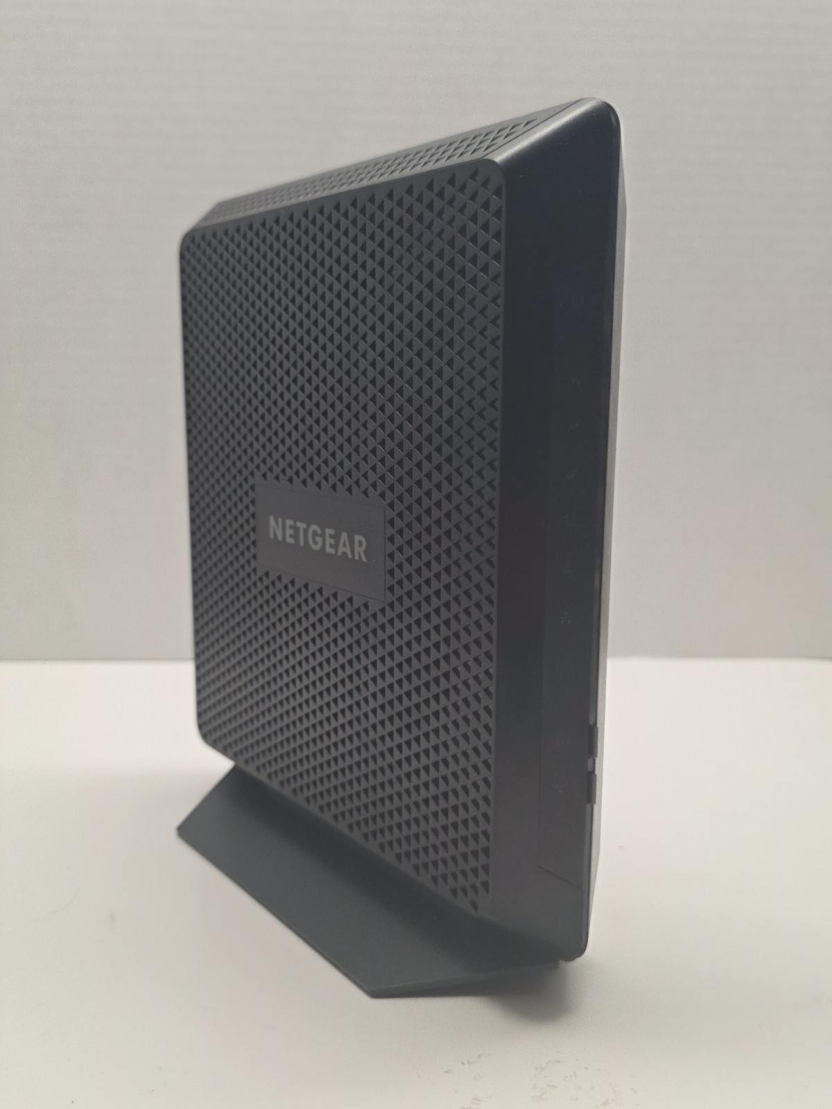Netgear AC1900 Wifi Cable Modem Model: C7000v2