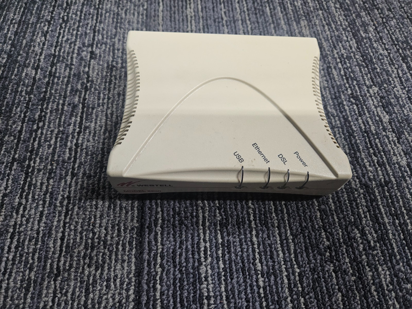 Westell Model 2200 A90-220015-04 DSL Wired Modem Router