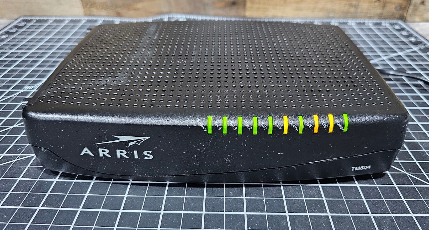 ARRIS Touchstone TM804G / CT DOCSIS 3.0 Internet & Telephone Telephony Modem