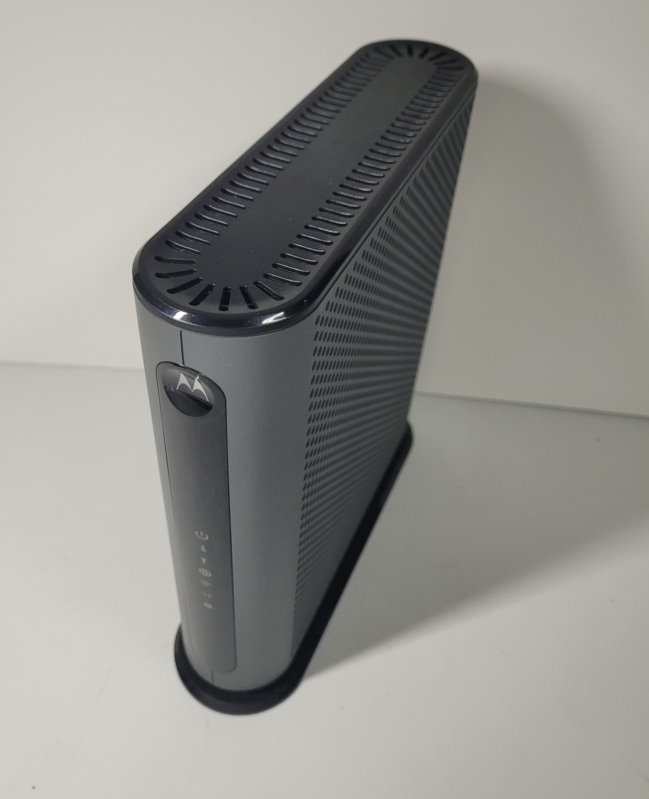 Motorola MG7540 16×4 DOCSIS 3.0 Cable Modem & AC1600 WiFi Router