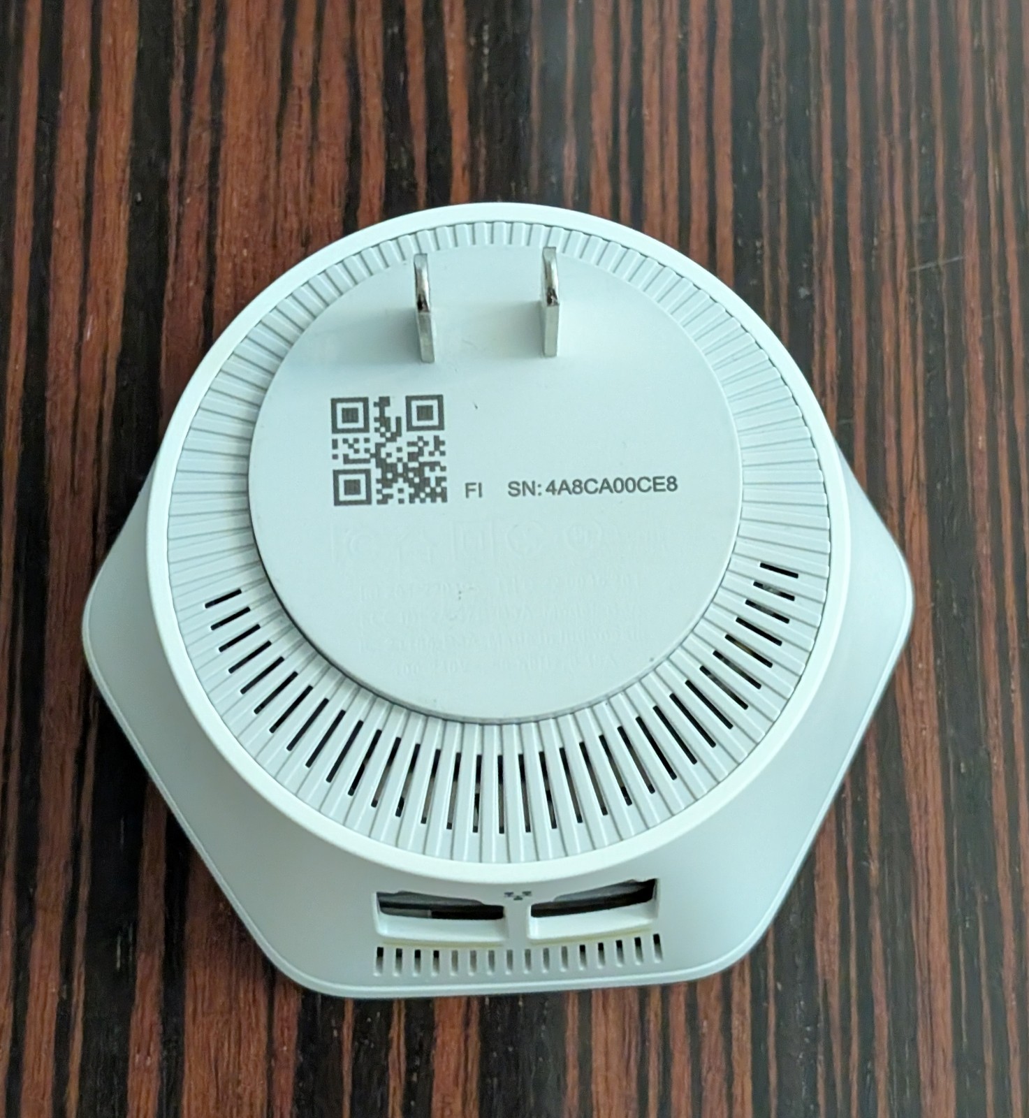 Xfinity Comcast xFi Pod 2nd Gen XE2-SG WiFi Tri-Band Network Extender