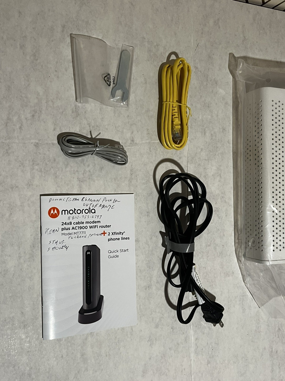 Motorola MT7711 24×8 Cable Modem plus AC1900 WiFi Router