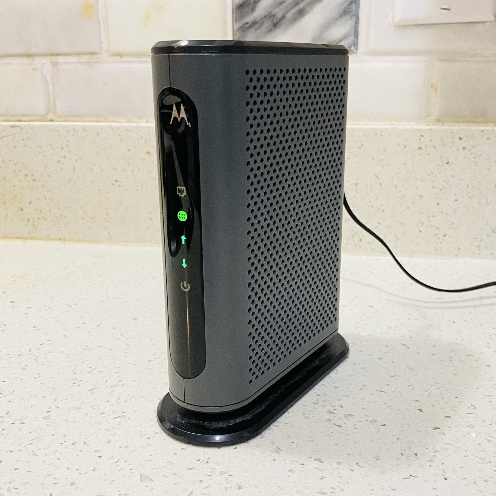 Motorola MB7220 Black DOCSIS 3.0 Cable Modem with Power Adapter Tested Works