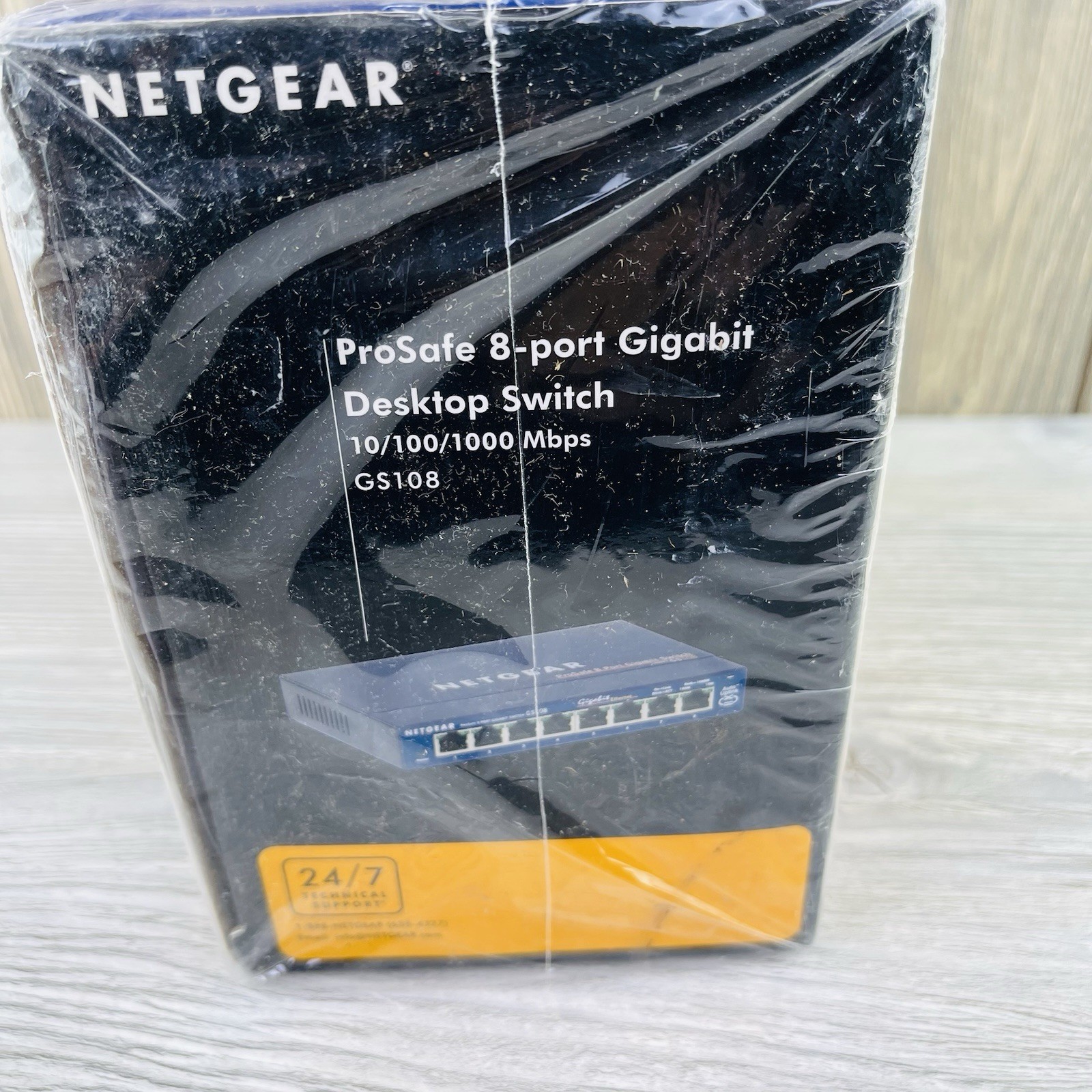 Netgear Prosafe 8 Port Gigabit Switch GS108 10/100/1000 Mbps New Open Box