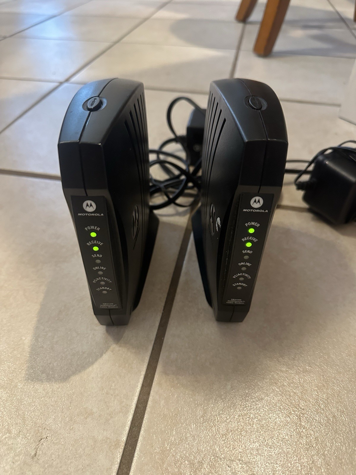 2 x Motorola SURFboard Cable Modems Router SB5100 & SB5120 With Power Adapters