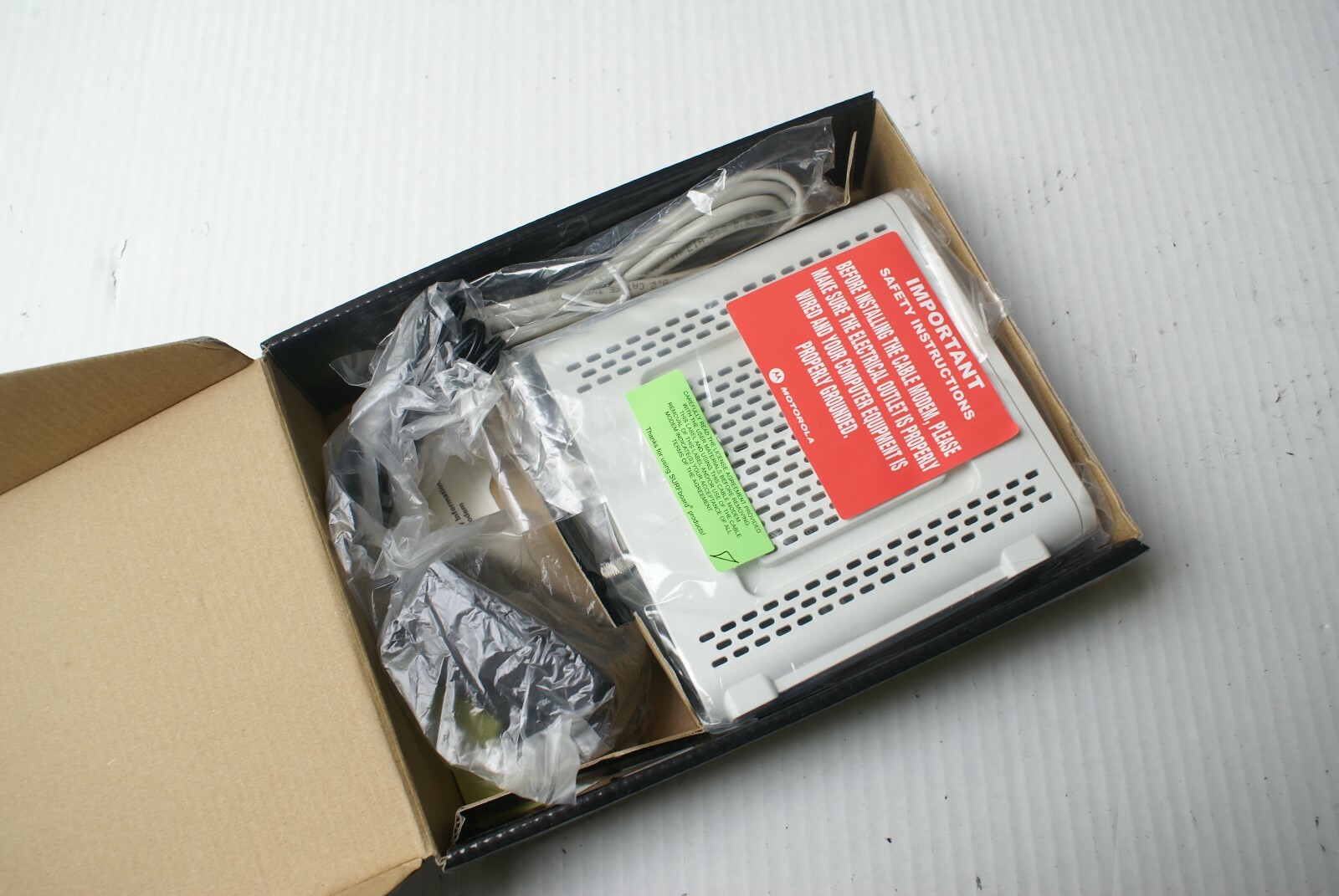 New Motorola SURFboard eXtreme Cable Modem SB6141 (581902-022-00) Tested Working