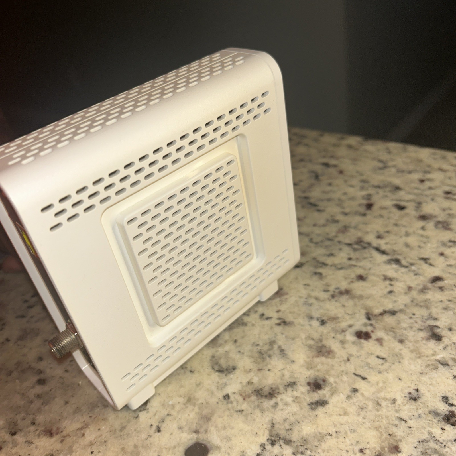 ARRIS SURFboard SB6190 DOCSIS 3.0 Cable Modem Intel Inside White – Ships Free