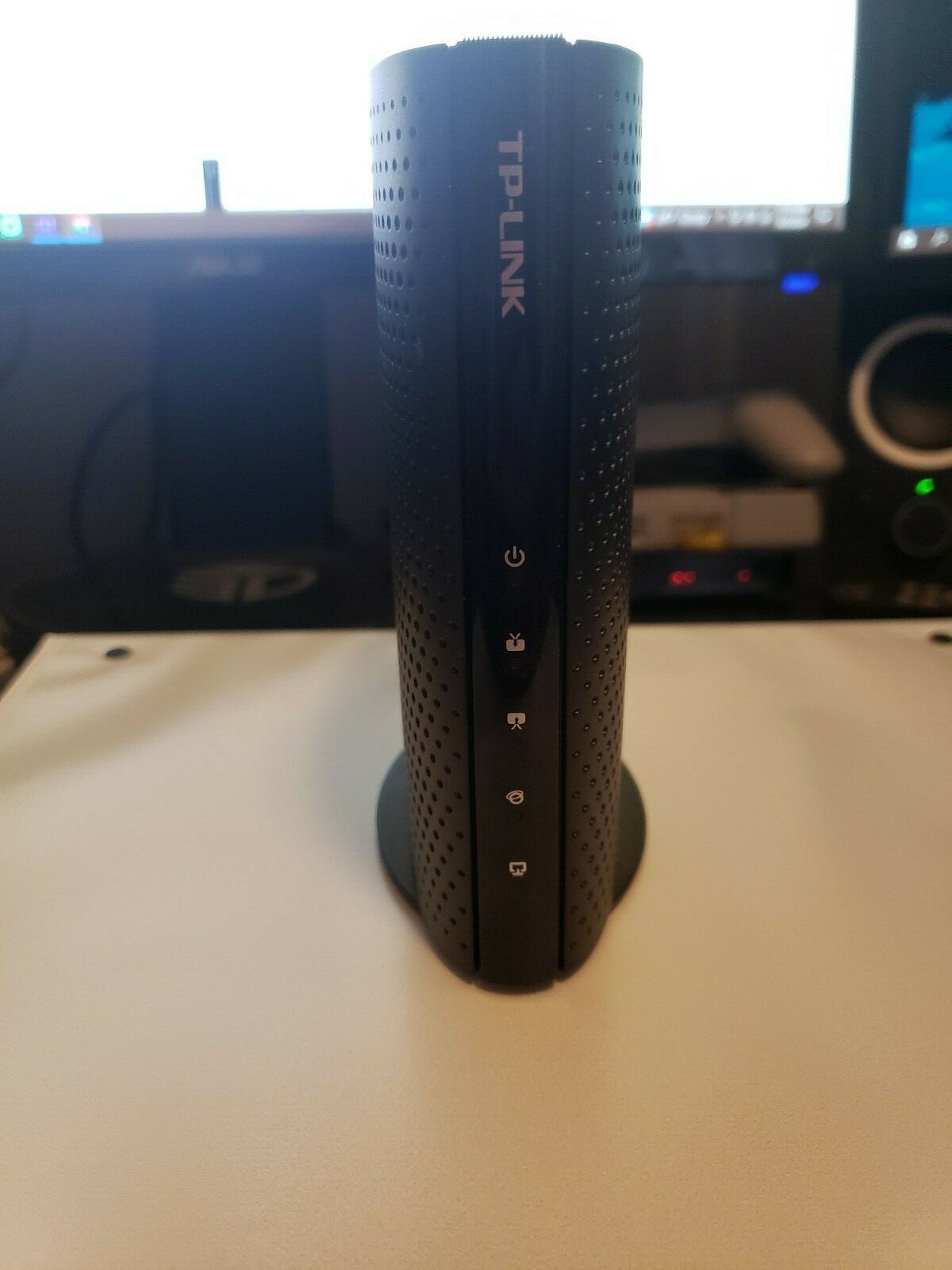 TP-LINK TC-7610 DOCSIS 3.0 Cable Modem, Black, Very good condition!