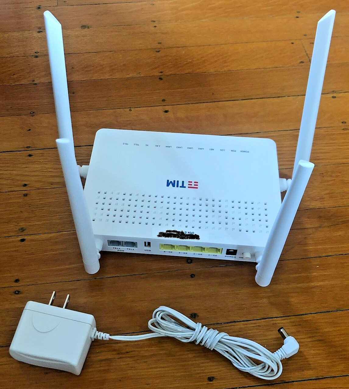 Blu-Castle Router Modem BC-UM221E (4G LTE: 4G, 3G & 2G enabled) – PRISTINE!