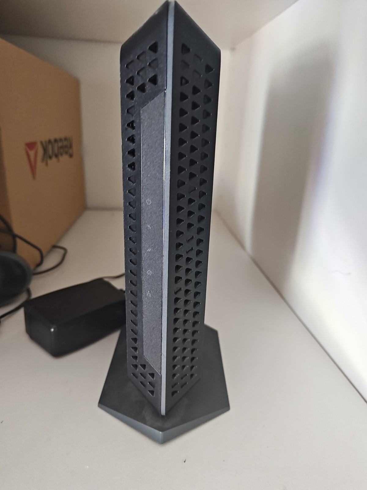 NETGEAR CM600 960Mbps DOCSIS 3.0 High-Speed Cable Modem — Fast and Reliable!