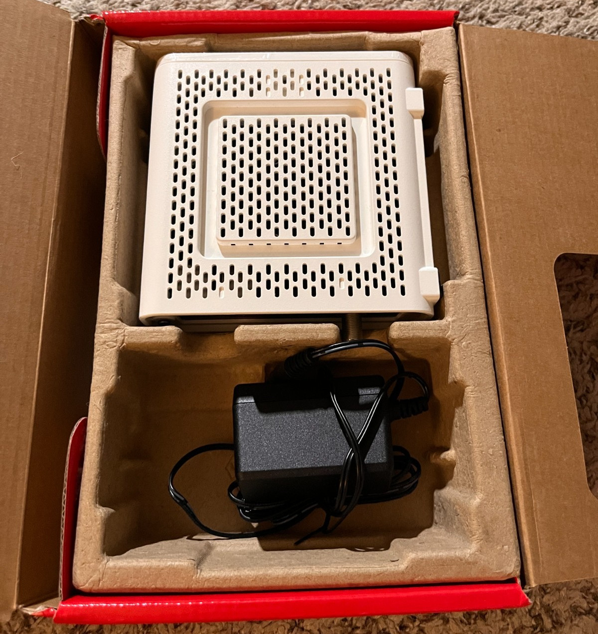 ARRIS SURFboard SB8200 DOCSIS 3.1 10 Gbps Cable Modem W/Power Cord