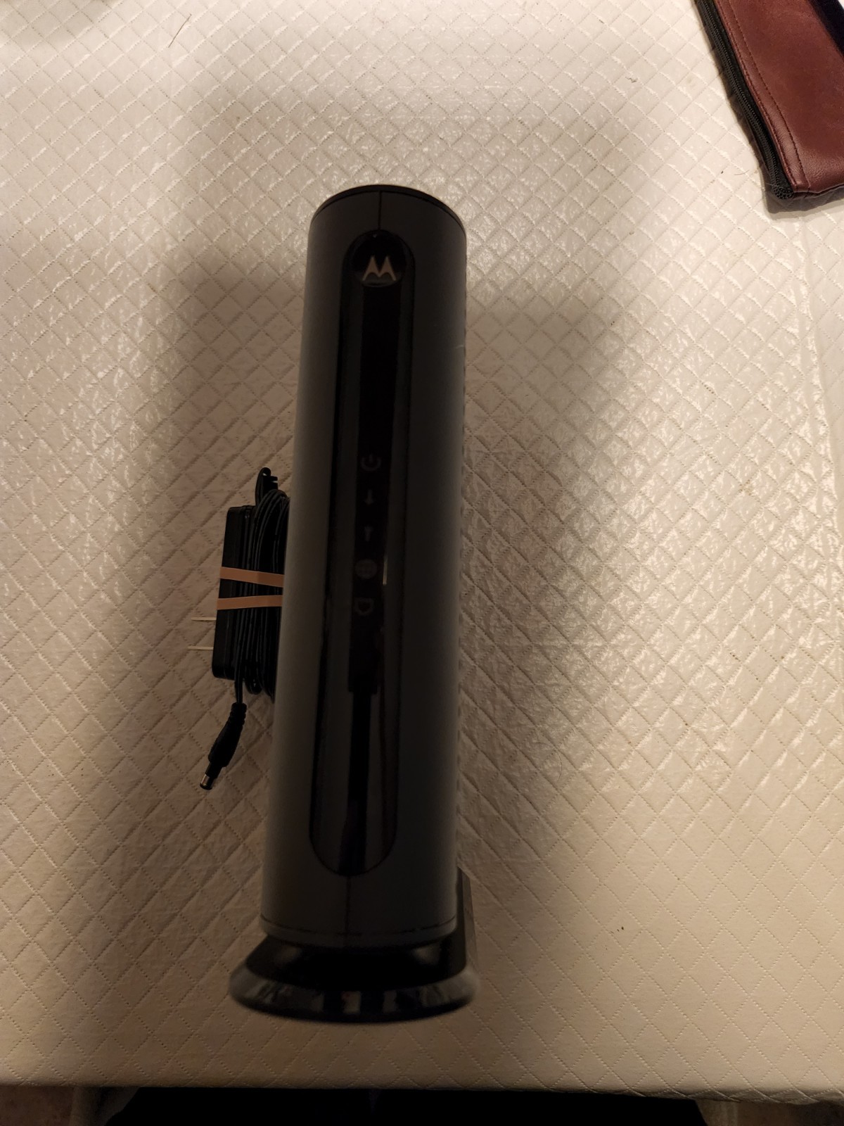 Motorola MB8611 DOCSIS 3.1 Cable Modem 2.5 Gbps Ethernet Port Black MB8611-30