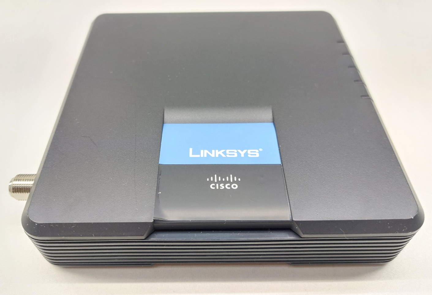 Linksys CM100 Cable Modem with USB and Ethernet Connections