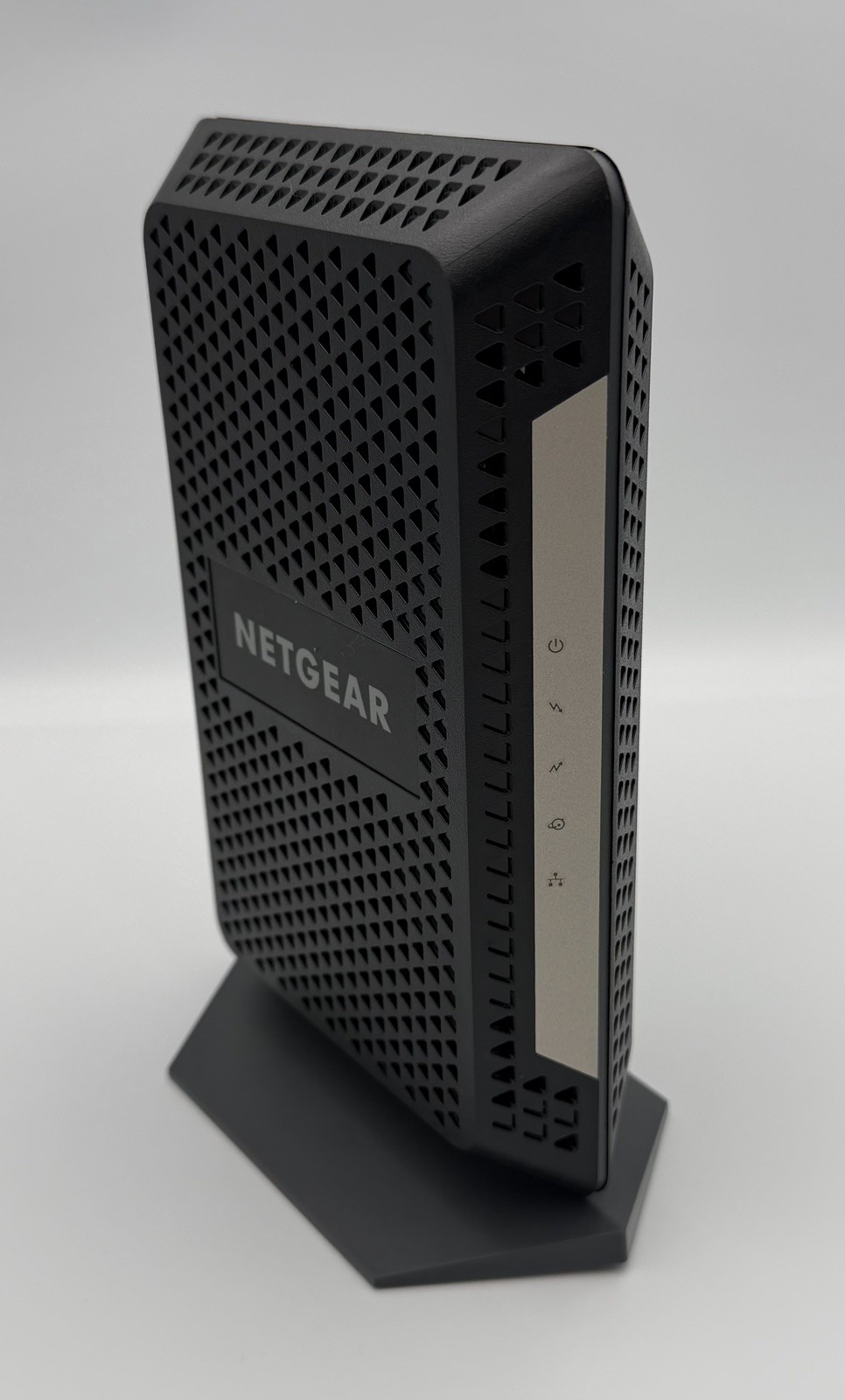 NETGEAR CM1000 Ultra High Speed 3.1 Cable Modem 32×8 Gigabit Ethernet Tested