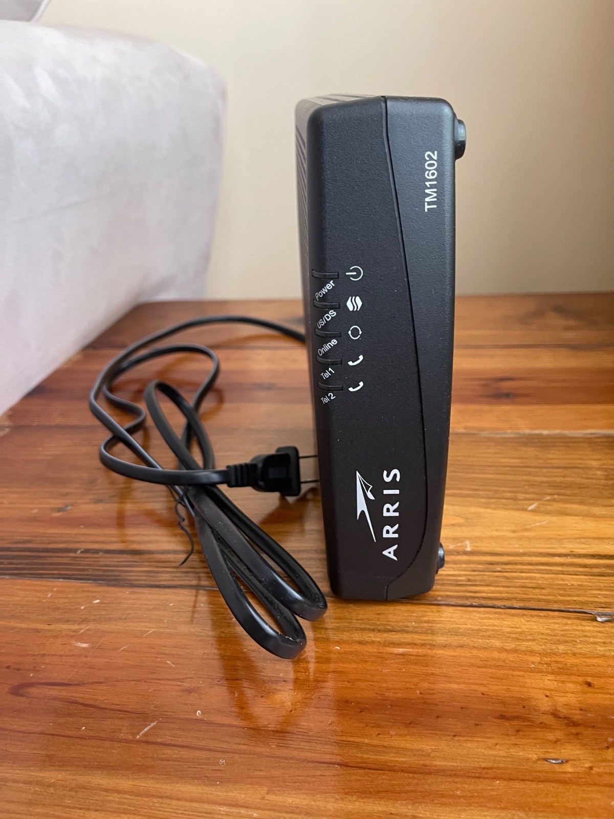 ARRlS Touchstone TM1602A Cable Modem Docsis 3.0