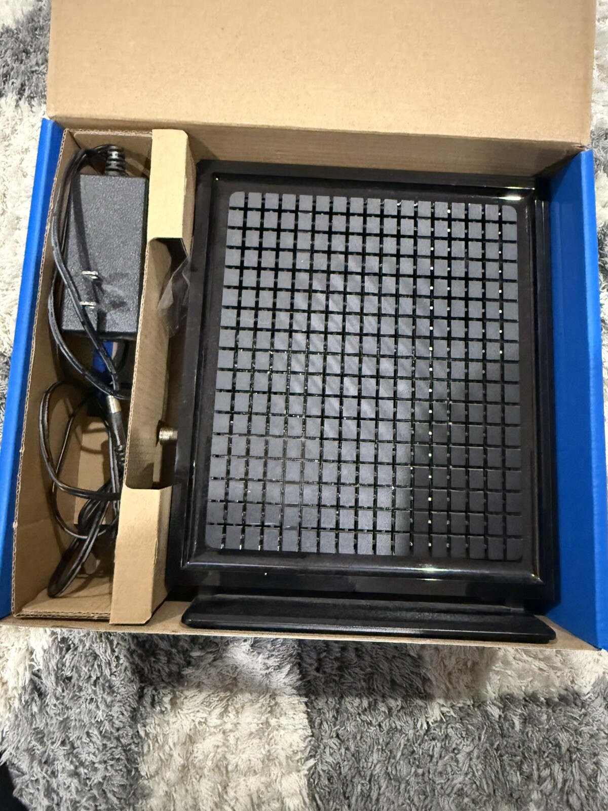 Linksys CM3016 16×4 Cable Modem DOCSIS 3.0 Up to 686 Mbps in Black