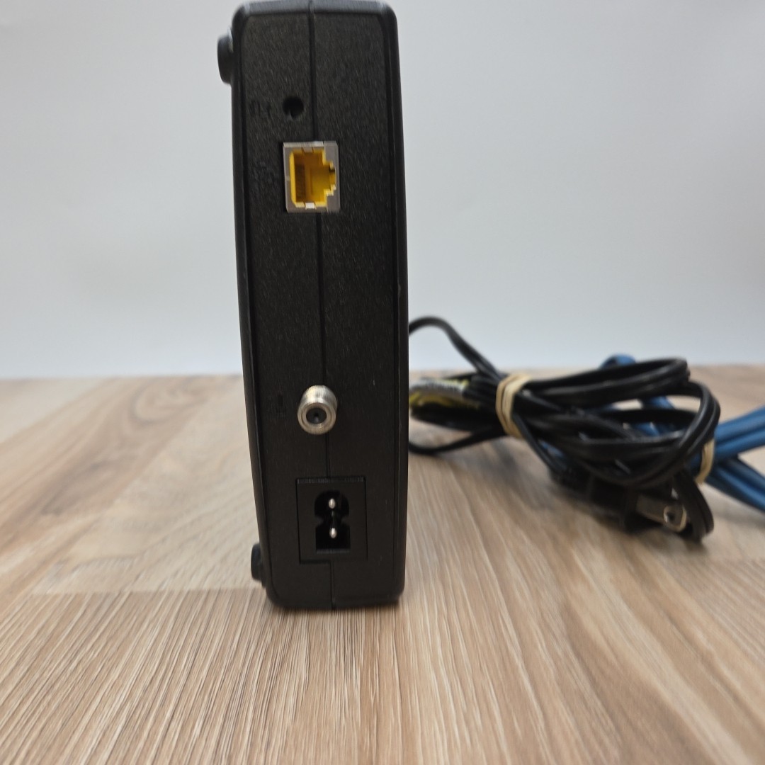 Arris CM820A DOCSIS 3.0 cable modem w/ power adapter (B1)