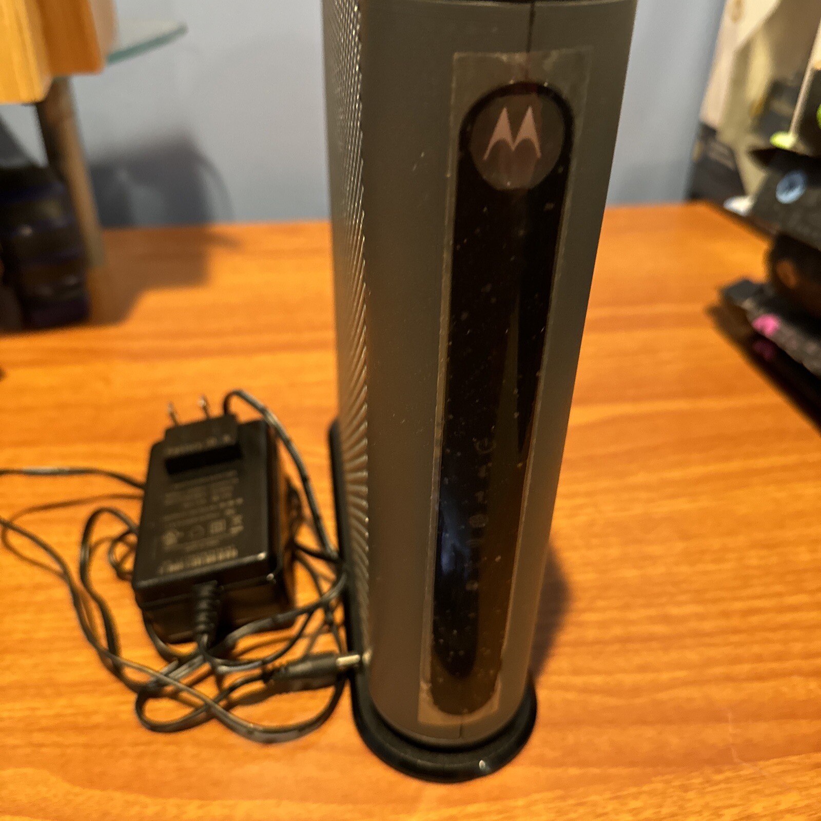 Motorola MG7550 16×4 DOCSIS 3.0 Cable Modem Plus AC1900 WiFi Router