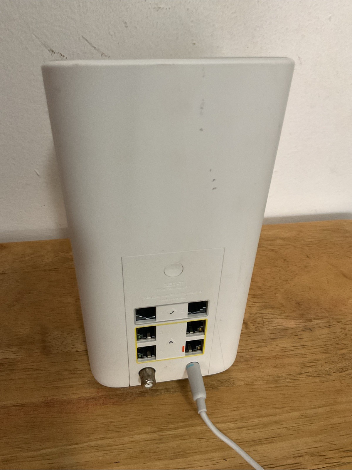 XFINITY CGM4331COM USB Router – with Cords/Untested