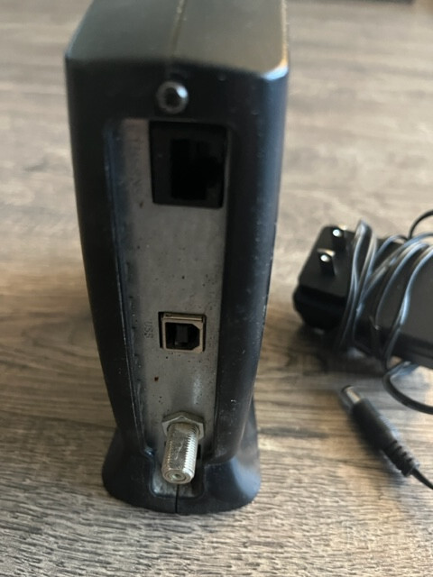 Motorola SB5101U Modem with AC Adapter