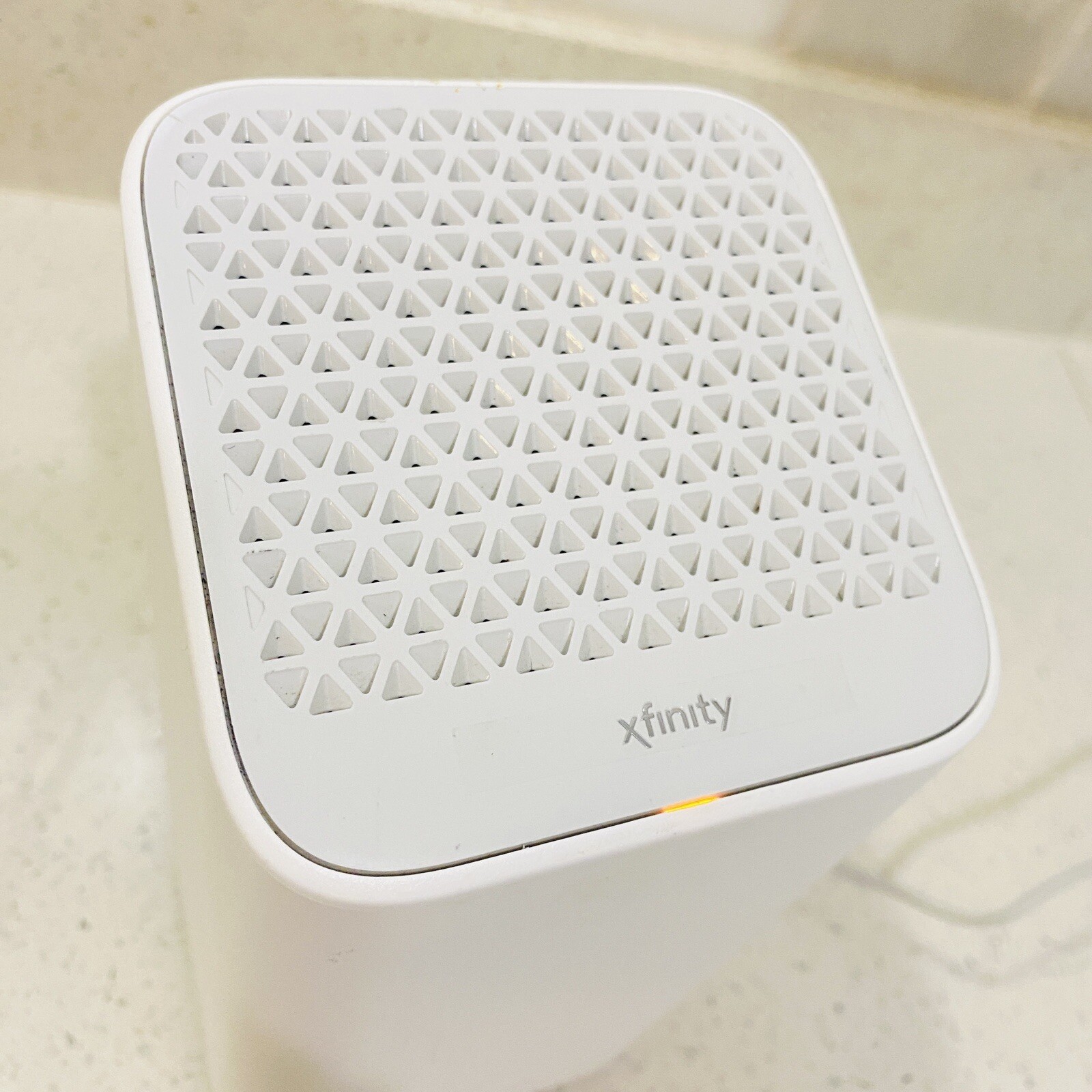 Comcast XFinity XB7-CM GIGABIT 4-Port Modem Router Powers On Untested Read..