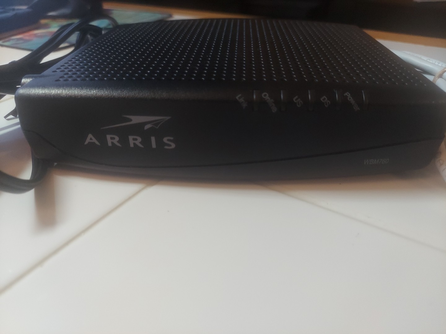 ARRIS Touchstone WBM760A (780145) 163.84 Mbps D 3.0 W/ Power & Ethernet Cables