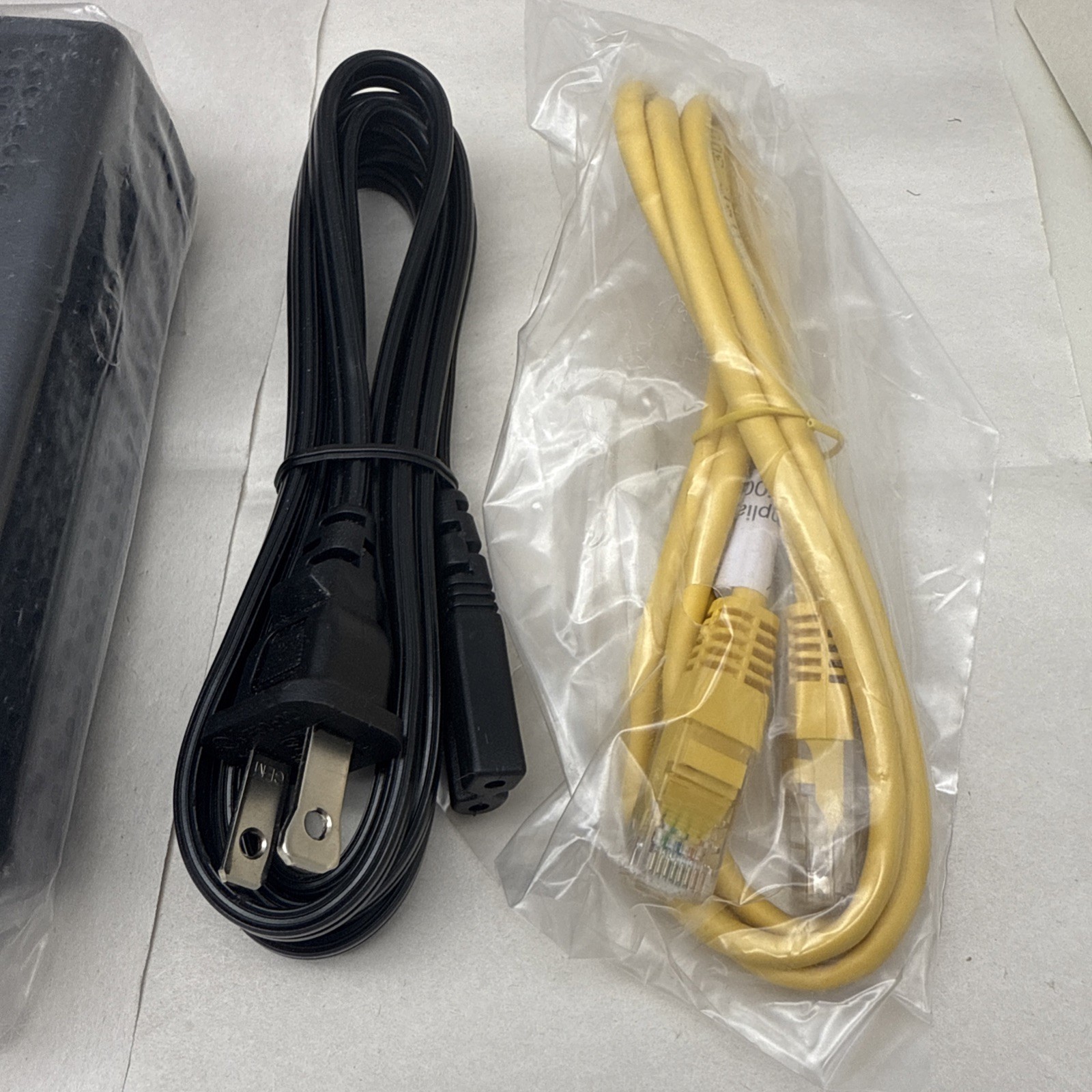 ARRIS CM820A Cable Modem DOCSIS 3.0 Latest Version- 1 Step Activation Black READ