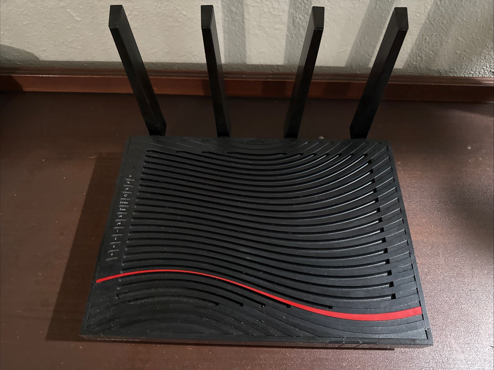 NETGEAR Nighthawk Cable Modem WiFi Router Combo (C7800) – Excellent Condition