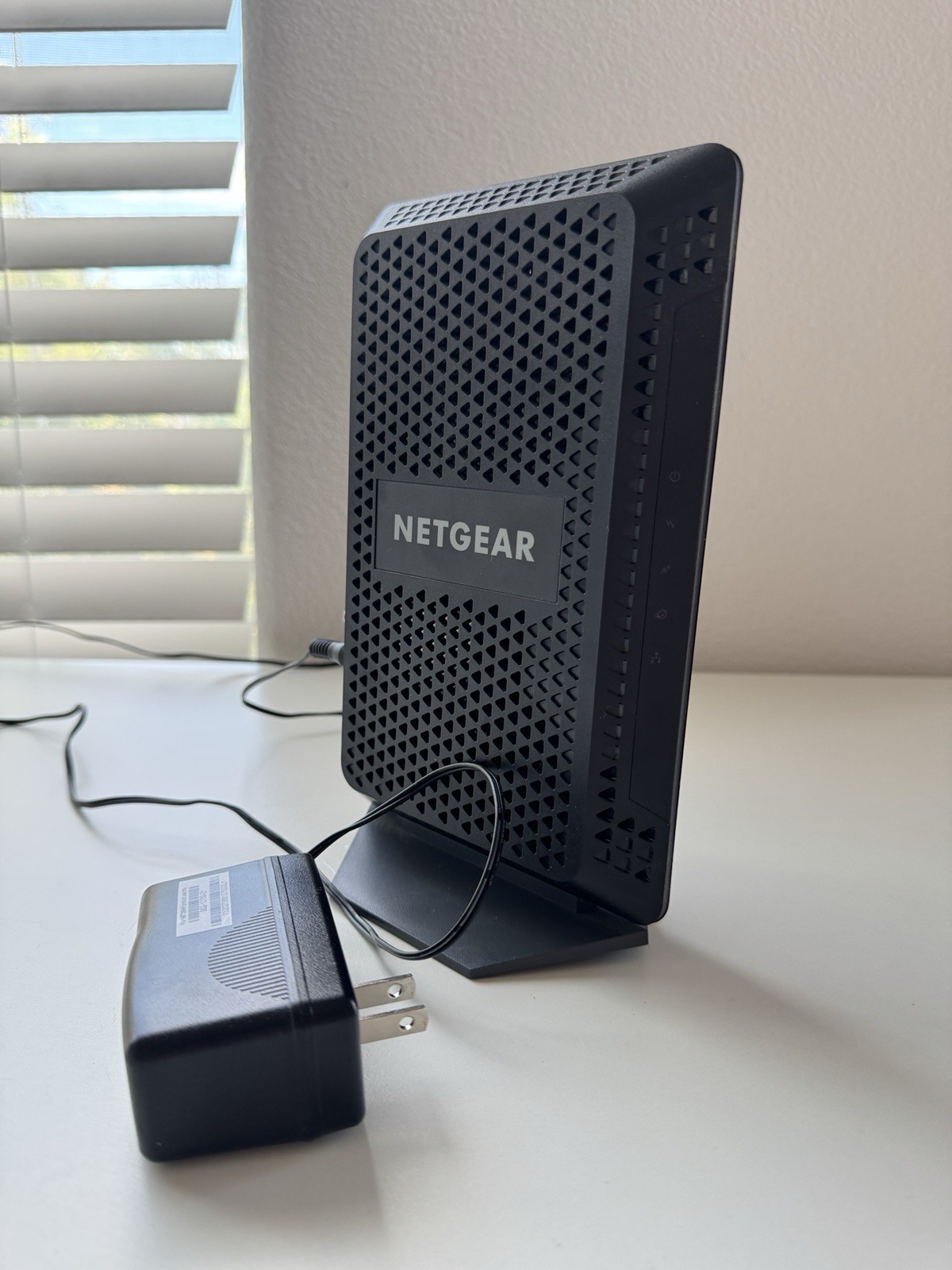 Netgear CM600 DOCSIS 3.0 Cable Modem 960 Mbps with Power Adapter