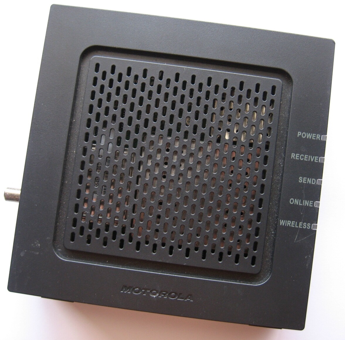 Motorola Surfboard SBG901 Wireless Cable Modem Gateway with Power Supply