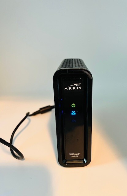 ARRIS Surfboard model SB6121 DOCSIS® 3.0 Cable modem ultra-broadband. No Cord
