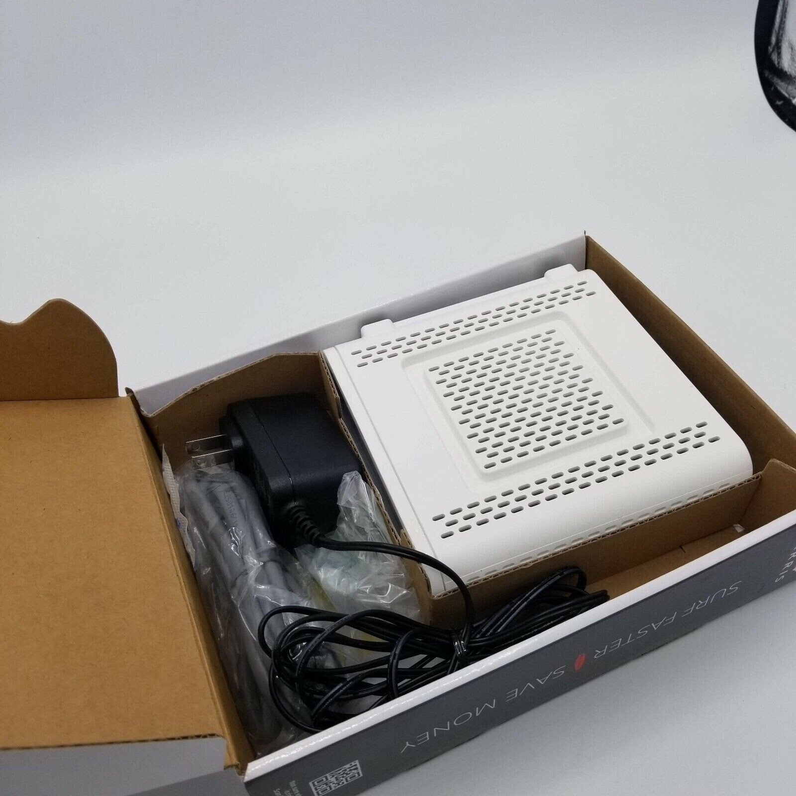 ARRIS SURFboard DOCSIS 3.0 Cable Modem – SB6190