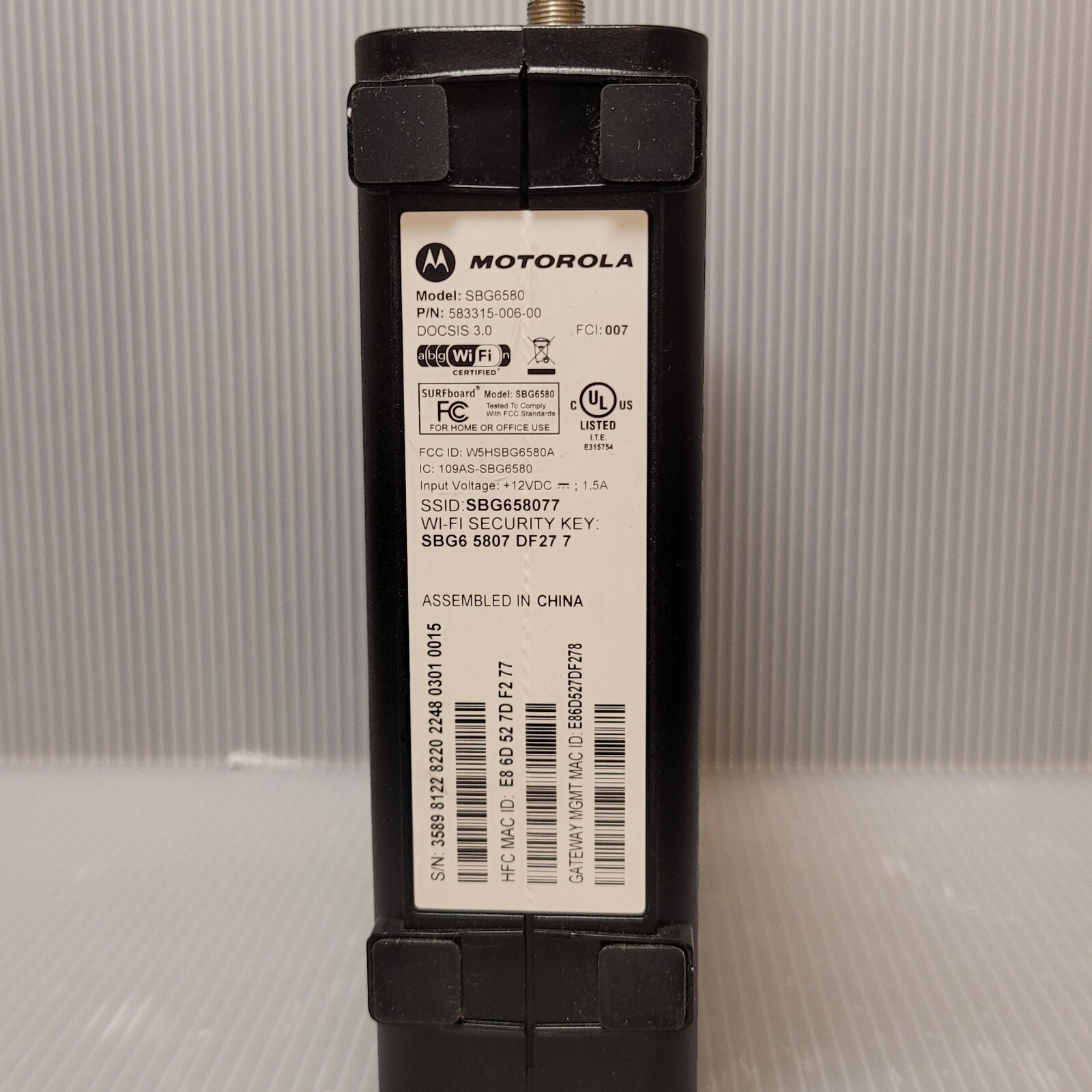 Motorola SBG6580 DOCSIS 3.0 Wireless Cable Modem Router w/ 2 Network Cables