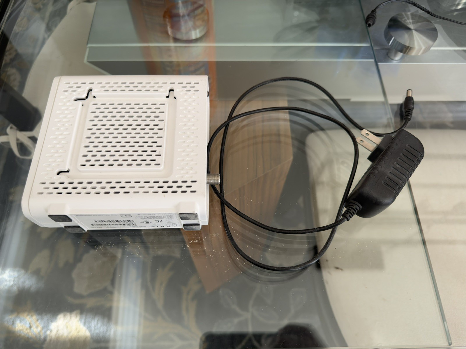 ARRIS SURFboard SB8200 DOCSIS 3.1 Cable Modem – Gigabit Ready