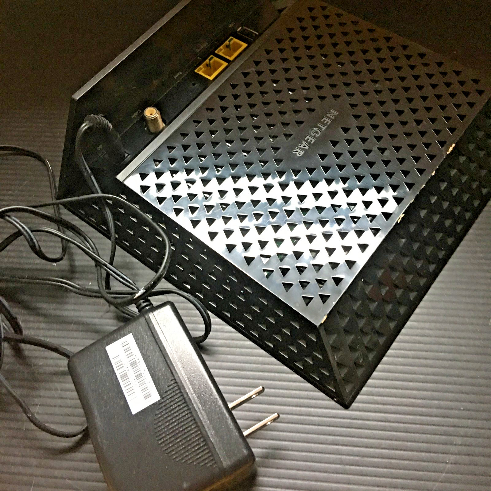 Netgear AC1600 Wifi Cable Modem Router Model: C6250
