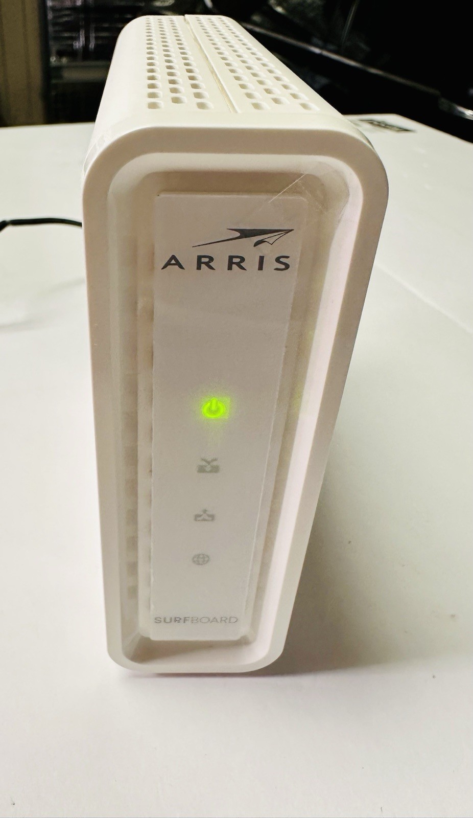 ARRIS SURFBOARD SB8200 DOCSIS 3.1 CABLE MODEM, Works with Xfinity, Cox, Spectrum