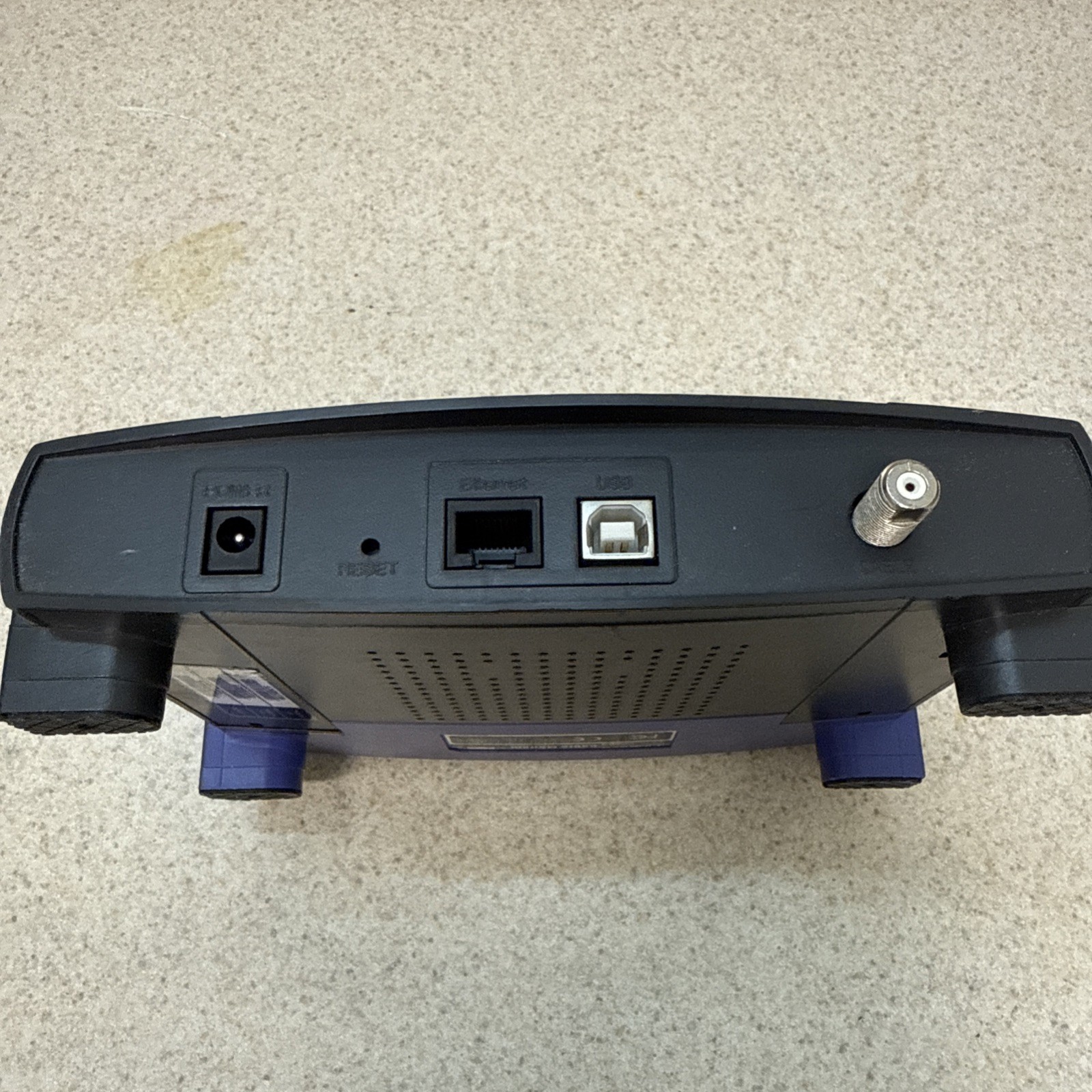 Linksys BEFCMU10 Cable Modem with Cable and USB and Ethernet Connection