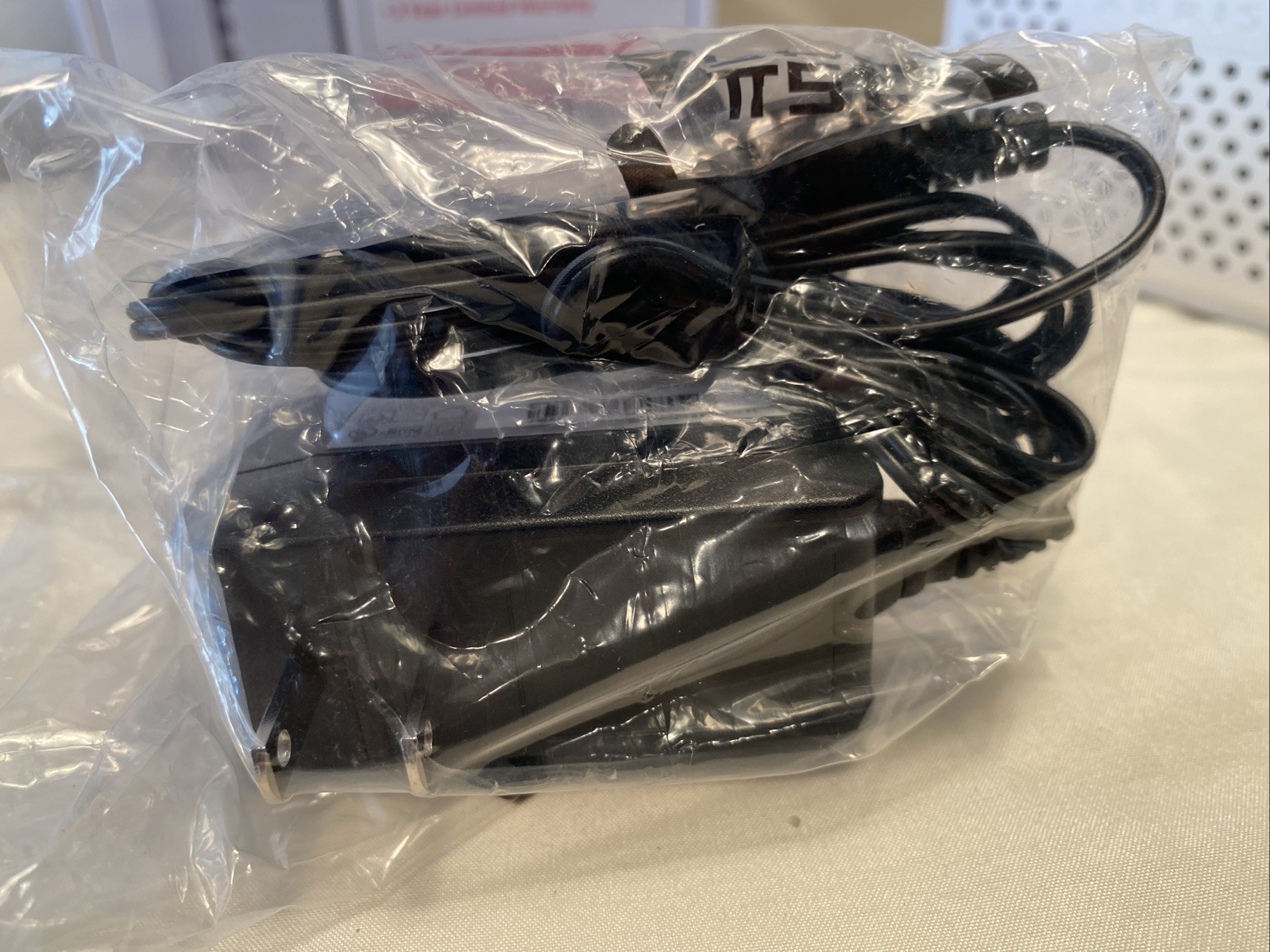 ARRIS Motorola SB6183 SURFboard DOCSIS 3.0 White Cable Modem BRAND NEW IN BOX