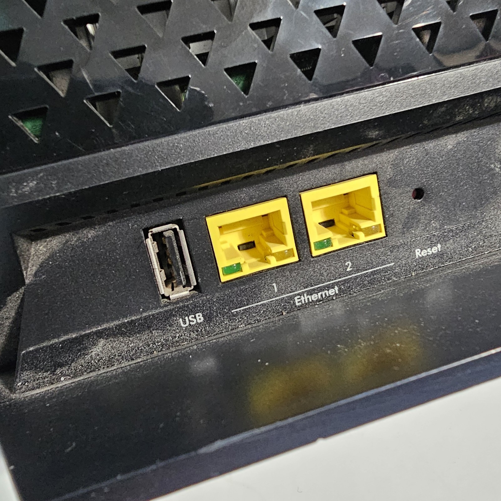 NETGEAR AC1600 Wifi Cable Modem Router C6250 with AC Adapter Tested!