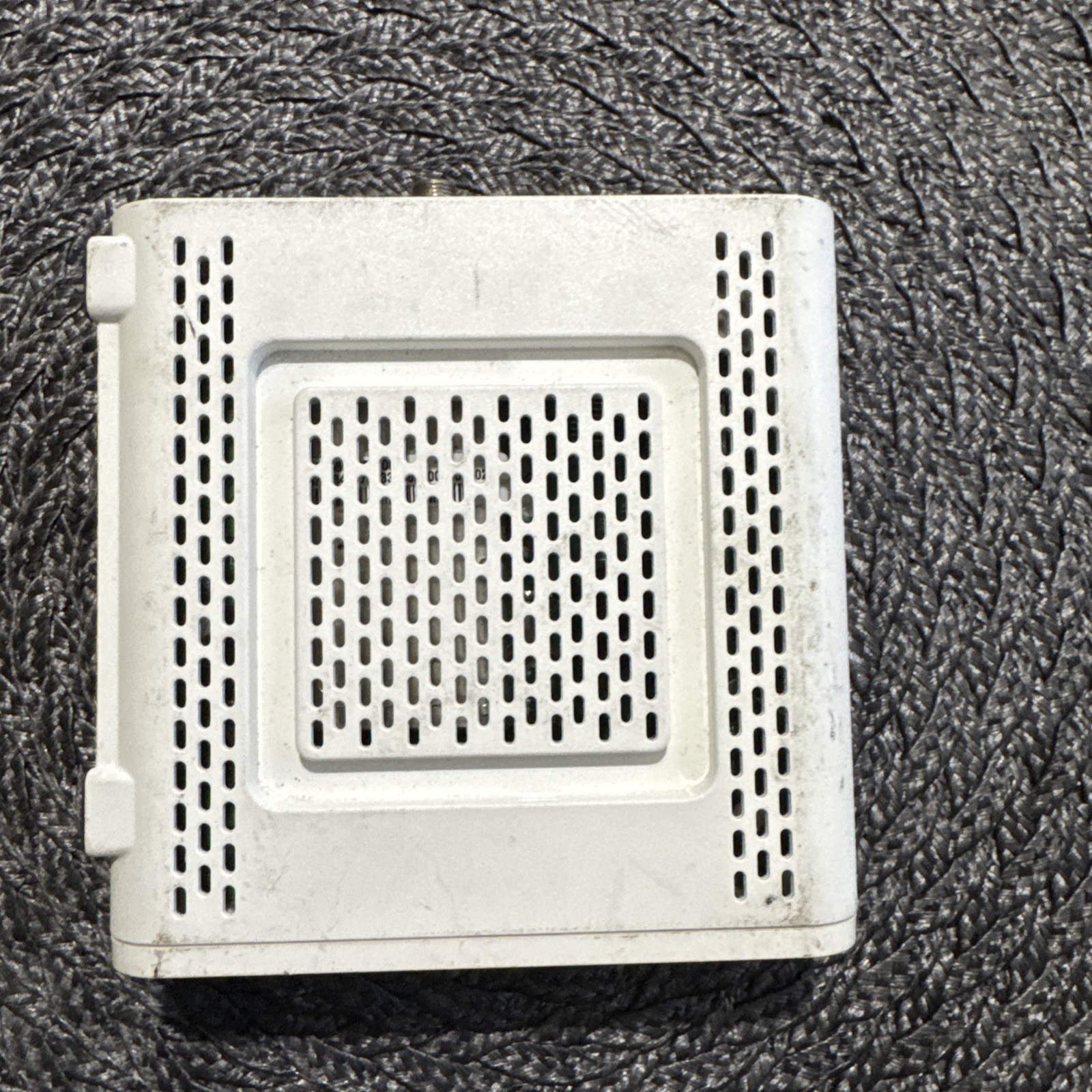 ARRIS SURFboard SB6141 Cable Modem, White, No Power Cable