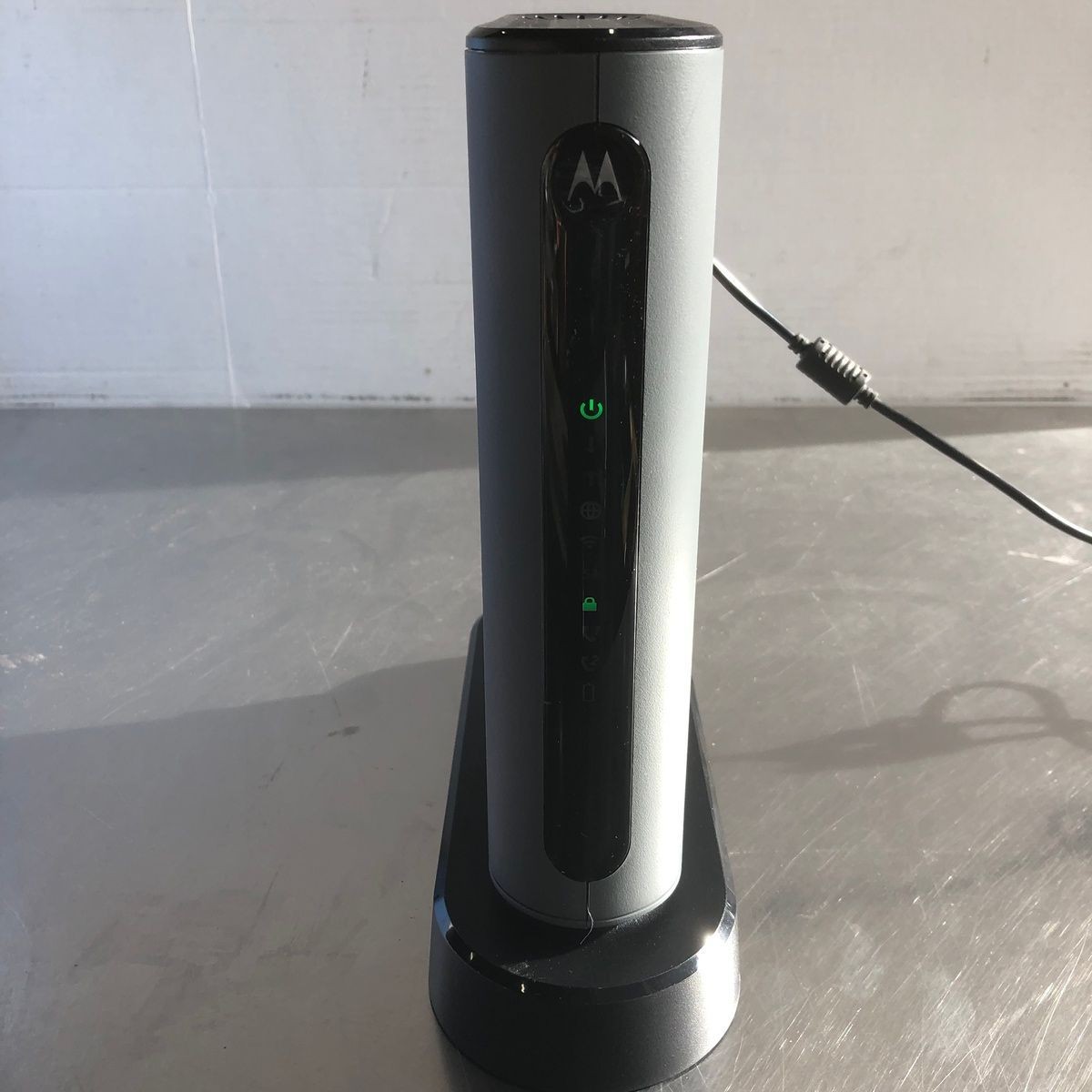 Motorola MT7711 Cable Modem Router, 24×8 DOCSIS 3.0, AC1900, Voice